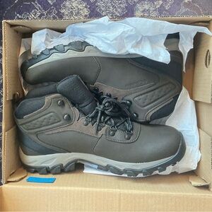 Columbia Men's Dark Brown Outdoor Boots NOS